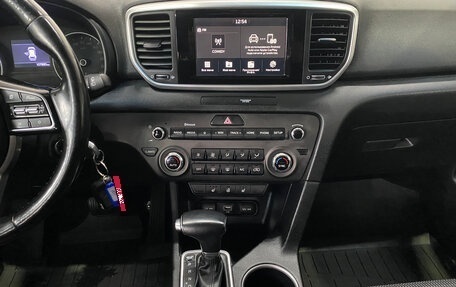 KIA Sportage IV рестайлинг, 2020 год, 2 390 000 рублей, 12 фотография