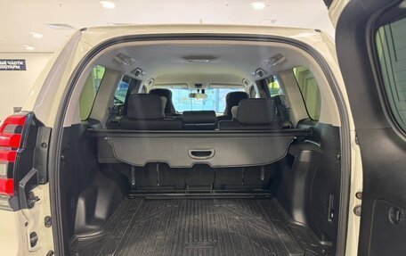 Toyota Land Cruiser Prado 150 рестайлинг 2, 2020 год, 4 629 000 рублей, 9 фотография