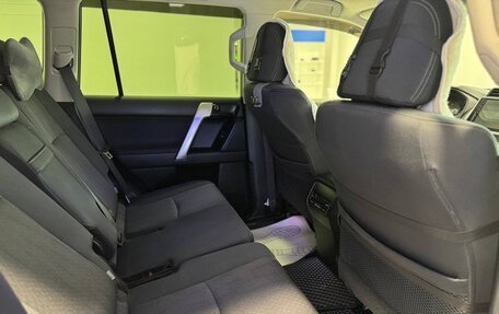 Toyota Land Cruiser Prado 150 рестайлинг 2, 2020 год, 4 629 000 рублей, 13 фотография