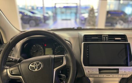 Toyota Land Cruiser Prado 150 рестайлинг 2, 2020 год, 4 629 000 рублей, 12 фотография