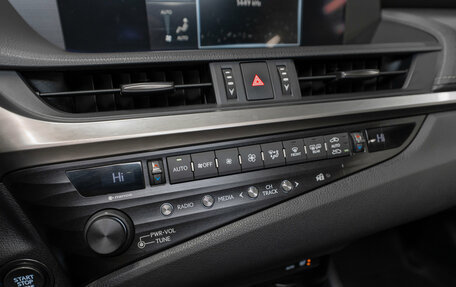 Lexus ES VII, 2020 год, 3 670 000 рублей, 24 фотография