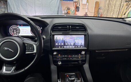 Jaguar F-Pace, 2018 год, 4 800 000 рублей, 7 фотография