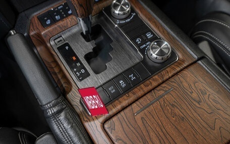 Toyota Land Cruiser 200, 2016 год, 4 950 000 рублей, 23 фотография