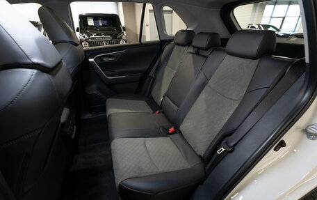 Toyota RAV4, 2025 год, 4 300 000 рублей, 13 фотография