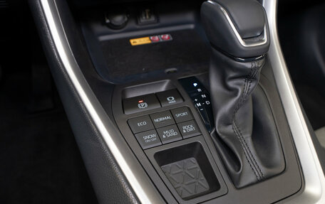 Toyota RAV4, 2025 год, 4 300 000 рублей, 22 фотография