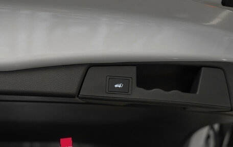 Toyota RAV4, 2025 год, 4 300 000 рублей, 24 фотография