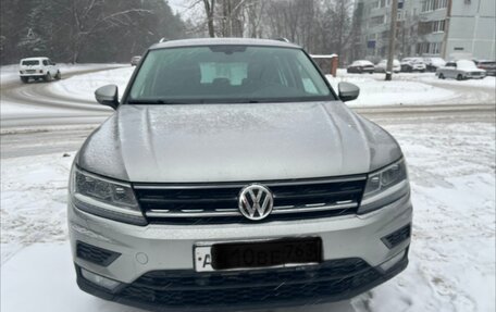 Volkswagen Tiguan II, 2017 год, 2 150 000 рублей, 3 фотография