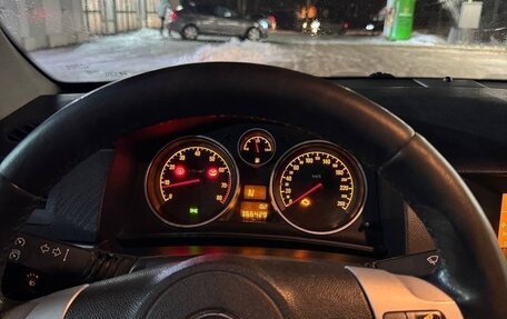 Opel Astra J, 2011 год, 370 000 рублей, 2 фотография