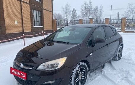 Opel Astra J, 2013 год, 765 000 рублей, 2 фотография
