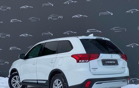 Mitsubishi Outlander III рестайлинг 3, 2019 год, 2 098 800 рублей, 4 фотография