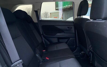 Mitsubishi Outlander III рестайлинг 3, 2019 год, 2 098 800 рублей, 9 фотография