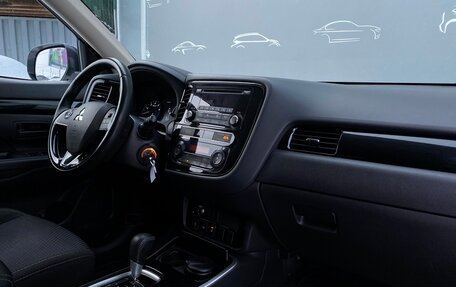 Mitsubishi Outlander III рестайлинг 3, 2019 год, 2 098 800 рублей, 8 фотография