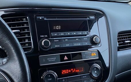 Mitsubishi Outlander III рестайлинг 3, 2019 год, 2 098 800 рублей, 17 фотография