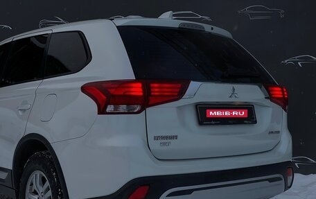 Mitsubishi Outlander III рестайлинг 3, 2019 год, 2 098 800 рублей, 24 фотография