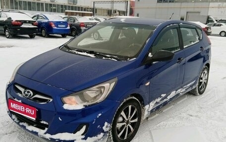 Hyundai Solaris II рестайлинг, 2012 год, 627 000 рублей, 1 фотография