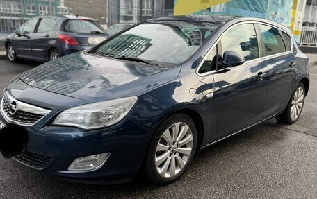 Opel Astra J, 2011 год, 520 000 рублей, 3 фотография