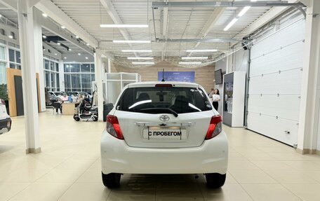 Toyota Vitz, 2011 год, 809 000 рублей, 5 фотография