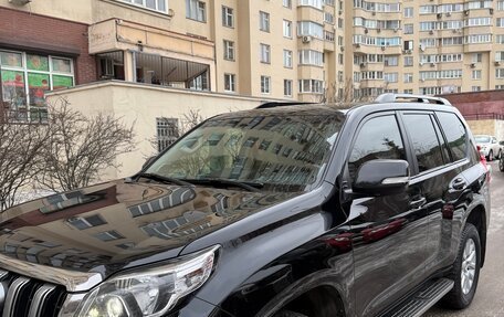 Toyota Land Cruiser Prado 150 рестайлинг 2, 2014 год, 4 000 000 рублей, 1 фотография