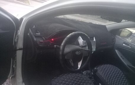 Hyundai Solaris II рестайлинг, 2014 год, 290 000 рублей, 2 фотография