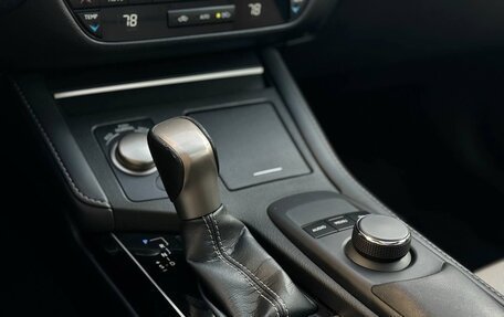 Lexus ES VII, 2018 год, 2 990 000 рублей, 22 фотография