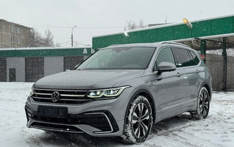 Volkswagen Tiguan II, 2021 год, 4 800 000 рублей, 8 фотография