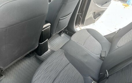 Hyundai Solaris II рестайлинг, 2015 год, 1 100 000 рублей, 18 фотография