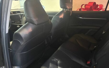 Toyota Camry, 2019 год, 3 100 000 рублей, 10 фотография