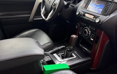 Toyota Land Cruiser Prado 150 рестайлинг 2, 2014 год, 4 000 000 рублей, 8 фотография