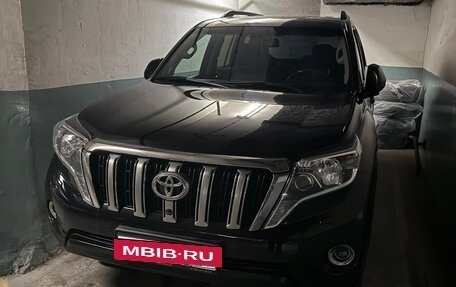 Toyota Land Cruiser Prado 150 рестайлинг 2, 2014 год, 4 000 000 рублей, 9 фотография