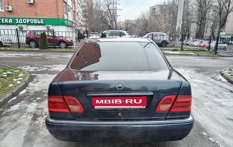 Mercedes-Benz E-Класс, 1997 год, 399 999 рублей, 5 фотография