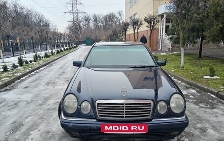 Mercedes-Benz E-Класс, 1997 год, 399 999 рублей, 2 фотография