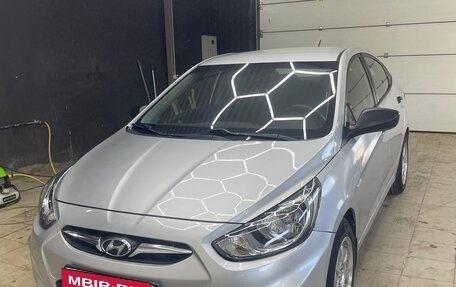 Hyundai Solaris II рестайлинг, 2012 год, 590 000 рублей, 7 фотография