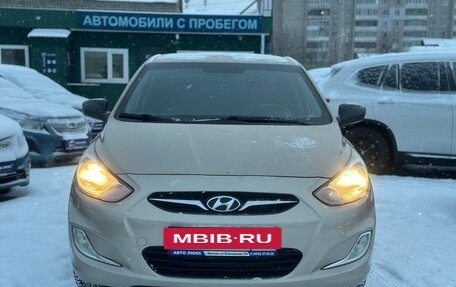 Hyundai Solaris II рестайлинг, 2012 год, 615 000 рублей, 2 фотография