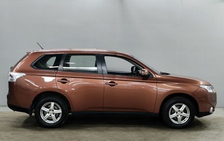 Mitsubishi Outlander III рестайлинг 3, 2012 год, 1 100 000 рублей, 2 фотография