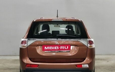 Mitsubishi Outlander III рестайлинг 3, 2012 год, 1 100 000 рублей, 6 фотография