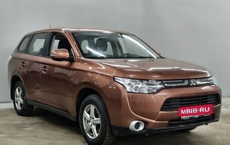 Mitsubishi Outlander III рестайлинг 3, 2012 год, 1 100 000 рублей, 4 фотография
