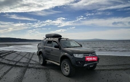 Mitsubishi Pajero Sport II рестайлинг, 2015 год, 2 500 000 рублей, 2 фотография