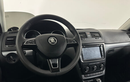 Skoda Yeti I рестайлинг, 2015 год, 1 377 000 рублей, 10 фотография