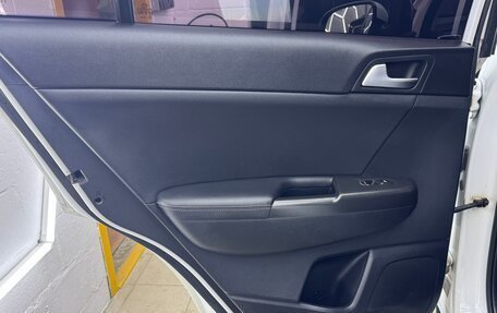 KIA Sportage IV рестайлинг, 2018 год, 2 299 000 рублей, 6 фотография