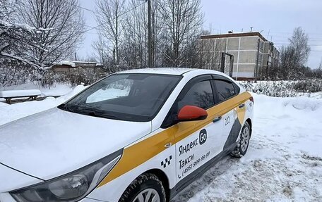 Hyundai Solaris II рестайлинг, 2017 год, 890 000 рублей, 3 фотография