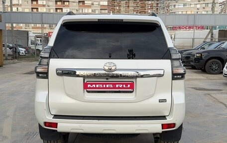 Toyota Land Cruiser Prado 150 рестайлинг 2, 2017 год, 3 950 000 рублей, 7 фотография