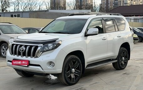Toyota Land Cruiser Prado 150 рестайлинг 2, 2017 год, 3 950 000 рублей, 3 фотография