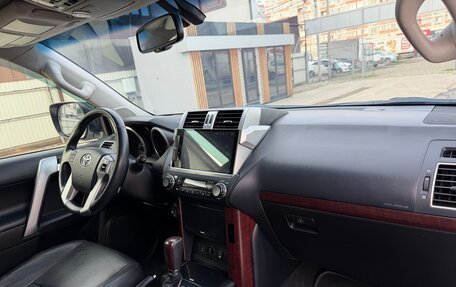 Toyota Land Cruiser Prado 150 рестайлинг 2, 2017 год, 3 950 000 рублей, 28 фотография