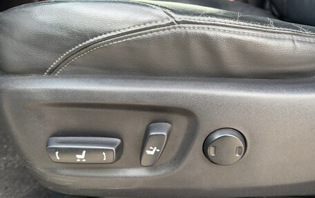 Toyota Land Cruiser Prado 150 рестайлинг 2, 2017 год, 3 950 000 рублей, 23 фотография