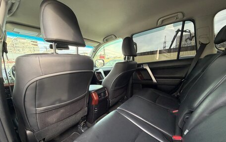 Toyota Land Cruiser Prado 150 рестайлинг 2, 2017 год, 3 950 000 рублей, 33 фотография