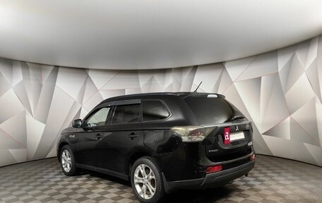 Mitsubishi Outlander III рестайлинг 3, 2013 год, 1 525 000 рублей, 4 фотография