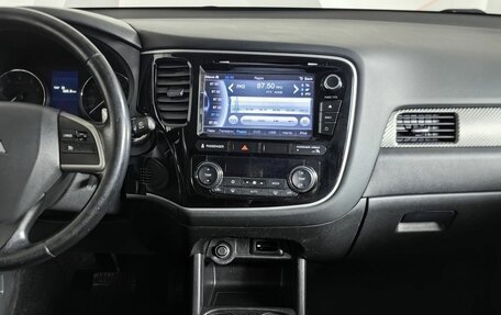 Mitsubishi Outlander III рестайлинг 3, 2013 год, 1 525 000 рублей, 14 фотография