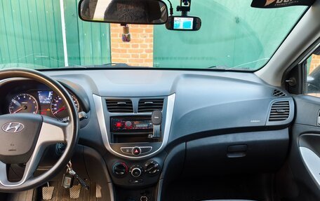 Hyundai Solaris II рестайлинг, 2013 год, 730 000 рублей, 9 фотография