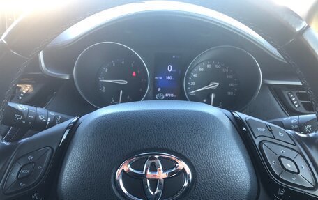 Toyota C-HR I рестайлинг, 2018 год, 1 795 000 рублей, 8 фотография