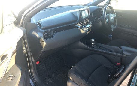 Toyota C-HR I рестайлинг, 2018 год, 1 795 000 рублей, 9 фотография